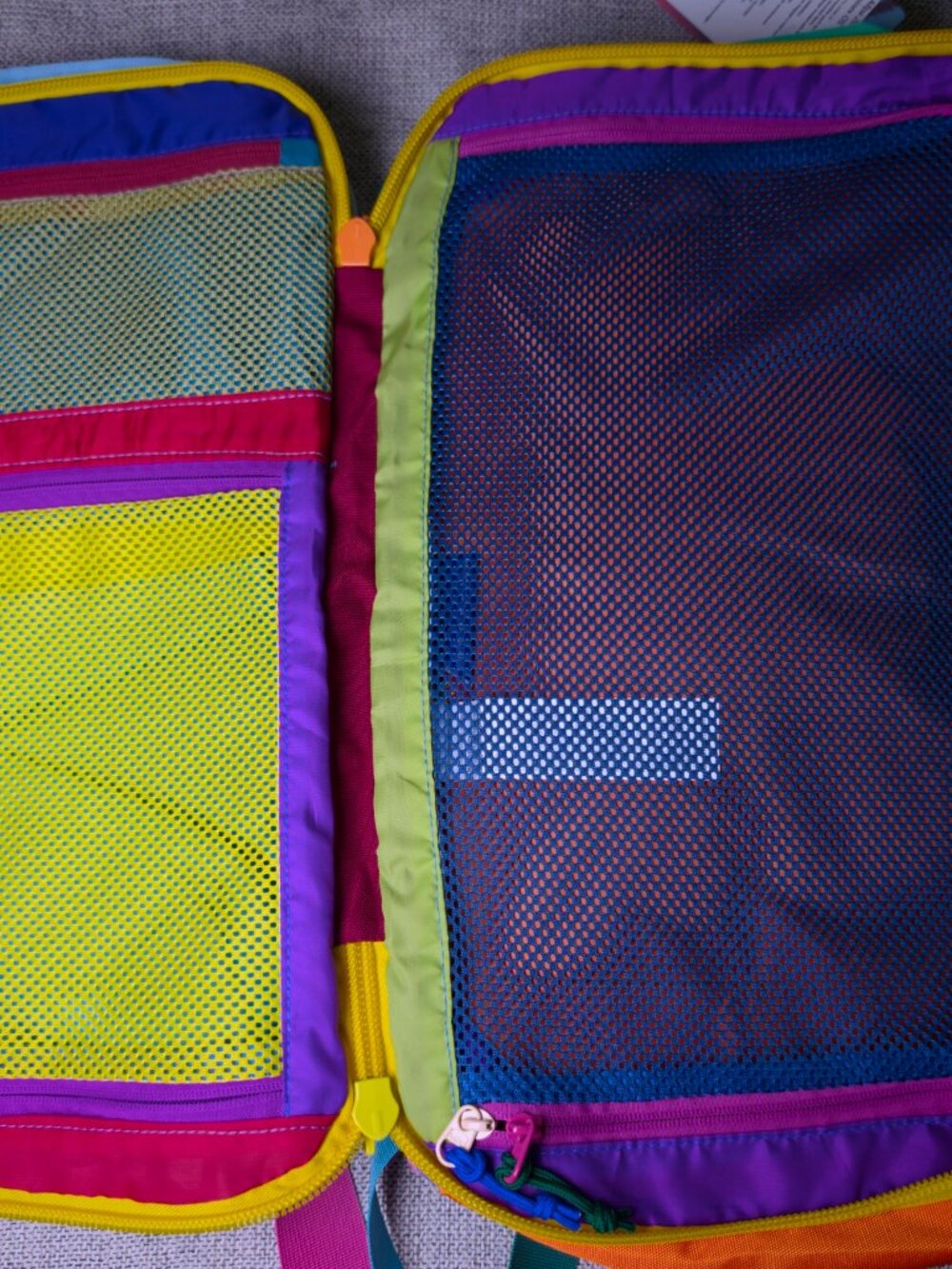 Cotopaxi Allpa 28L Del Dia Travel Backpack Multicolored - Picture 3 of 3